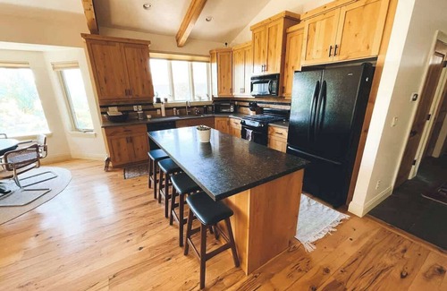 Eden Casa | Powder Mountain 5 Bedroom Home Woodfired Sauna