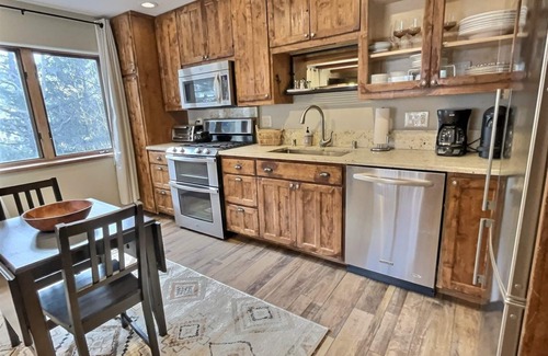 Taos Ski Valley Condominio | Powderhorn 301 and 302