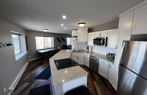 Mesa Cabina | Powderhorn Slopeside 3 Bedroom / 3.5 Bath Condo Next to Ski Lift
