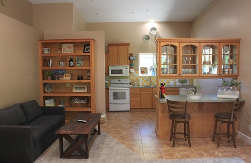 Exeter Casa | Powell Ranch Enjoy jacuzzi on beautiful farm