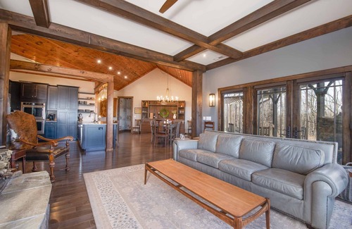 Spruce Pine Cabina | Power, Water & WiFi! Hot Tub, Firepit, Beautiful Mtn Views, Private, Nearby BRP!