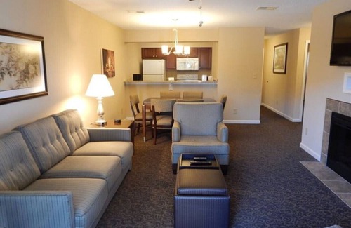 Berkeley Condominio | Powhatan 4 bedroom · Colonial Williamsburg Spacious 4 Bedroom Suite!