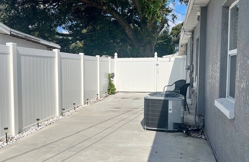 Egypt Lake-Leto Apartamento | Powhatan suite just 5 mins away from Raymond James Stadium.