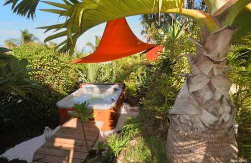 La Saline Les Bains Cama Y Desayuno | Poz Lagon - chambre d'hôtes - Bungalow pour 2 personnes - Jacuzzi privatif - petit déjeuner - Vue sur le lagon