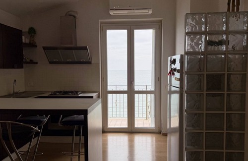 Porto Potenza Picena Apartamento | PP01 - Porto Potenza, new sea front apartment with panoramic terrace