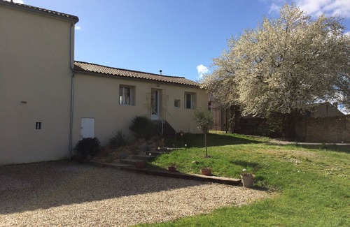 Anglade Casa | Casa de turismo amueblada de 4 **** en propiedad de 1ha2, piscina climatizada y estanque