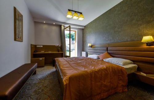 Alsopeteny Casa | Prónay-kastély
