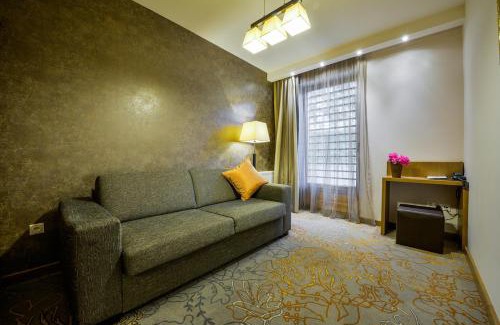 Alsopeteny Casa | Prónay-kastély