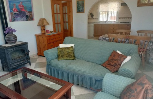 Villanueva de la Concepción Casa | Private heated pool; sleeps up to 5; a/c and heating; beautiful location; wifi.