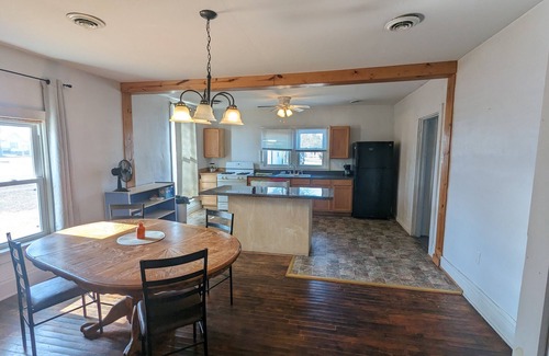 Oblong Casa | Practical 3 BR House in Oblong, 1 & 1/2 Bathrooms