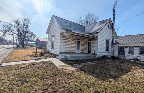 Oblong Casa | Practical 3 BR House in Oblong, 1 & 1/2 Bathrooms