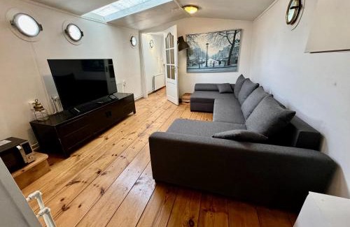 Holesovice Alquiler De Eote | Prague on Boat, Privat Pier, Free Parking