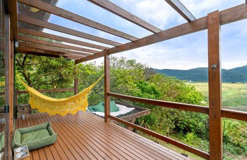 Pantano do Sul Villa | Praias, Piscina e Hidro muito conforto com vista