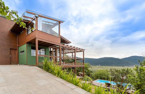 Pantano do Sul Villa | Praias, Piscina e Hidro muito conforto com vista