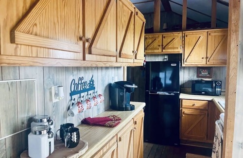 Mena Cabina | Prairie Creek Cabin -Ride SxS to trails from the cabin! Kayak and Fish the Creek