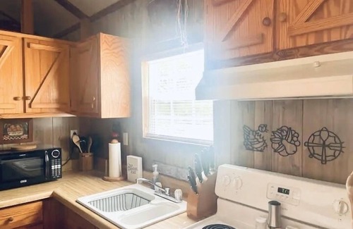 Mena Cabina | Prairie Creek Cabin -Ride SxS to trails from the cabin! Kayak and Fish the Creek