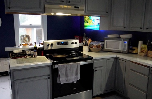 East Campus Casa | Prairie Graceland - short term rental in Lincoln's historic East Campus district