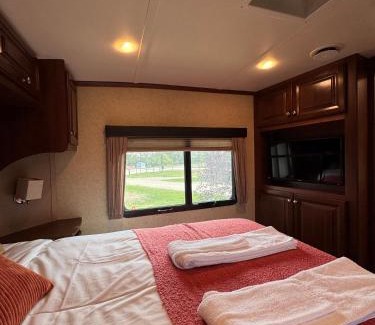 Stettler Apartamento | Prairie Junction Resort - Furnished RV Apartments