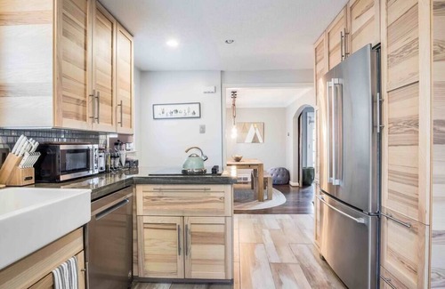Prairie Village Casa | Prairie Village Cottage - Walk to Village Shops!