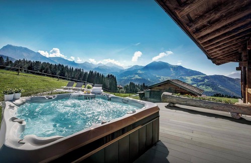 Manigod Chalet De Esquí | hotel de 5 estrellas con baño turco, jacuzzi, vistas impresionantes - OVO Red