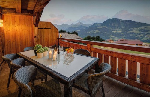 Manigod Chalet De Esquí | hotel de 5 estrellas con baño turco, jacuzzi, vistas impresionantes - OVO Red