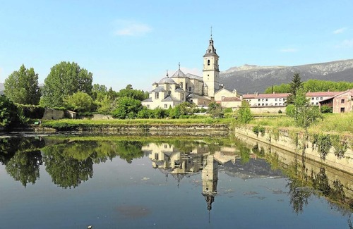Rascafría Chalet De Esquí | Preciosa Casa de Campo Para Disfrutar del Valle del Lozoya con un Inmenso Jardín