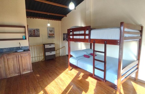 Salinas Apartamento | Preciosa suite, 1 cuadra malecon & playa