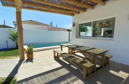 Los Caños de Meca Casa | Preciosa Villa Independiente 100metros playa 10personas, Free Parking, Fully renovated Now