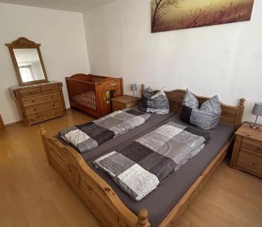 Neukirchen Apartamento | Preiswerte Ferienwohnung
