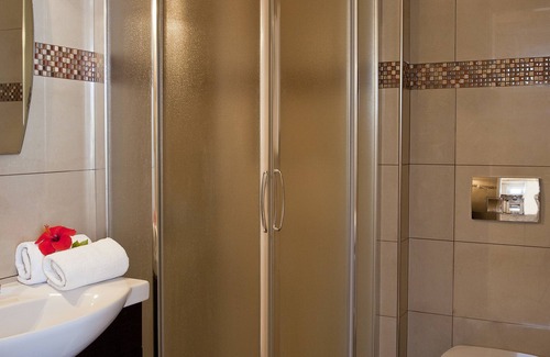 Kamari Hotel | Preka Maria Hotel