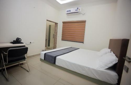 Bhander Hotel | Prem Sadan, Pandokhar Sarkar Dham