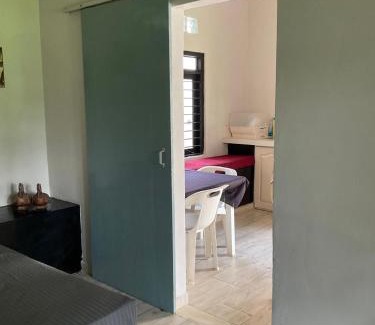 Rathmalana Cama Y Desayuno | Premelthi Homestay bed and breakfast Mount Lavinia