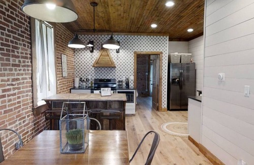 The Hill Casa | Premier House in the Heart of the "The Hill" - PRIME Location Bottom Unit