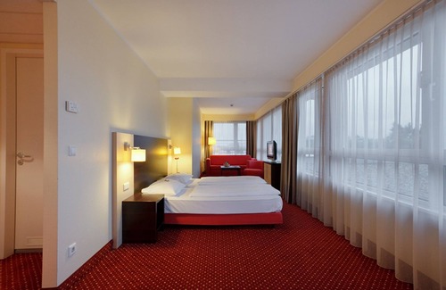 Neukoelln Hotel | Premier Inn Berlin City Süd