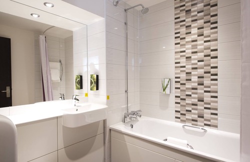 Leeds City Center Hotel | Premier Inn Leeds Cc - Whitehall Road