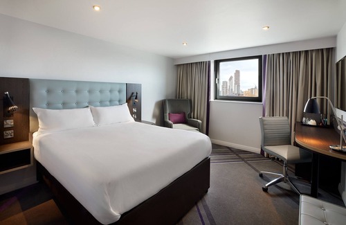 Edmonton Hotel | Premier Inn London Edmonton