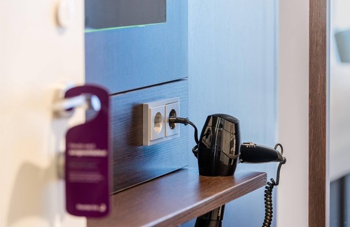 Hallbergmoos Hotel | Premier Inn München Airport Süd