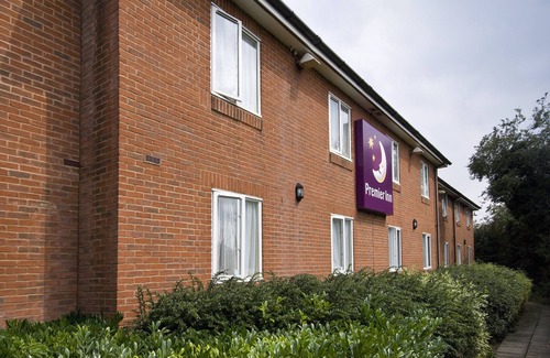 Blunsdon Hotel | Premier Inn Swindon North
