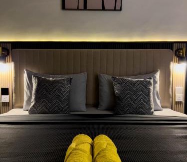 Bangsar South Apartamento | Premier Stay KL - Bangsar South - King Bed - Work Space - Near LRT, VE, Conexxion