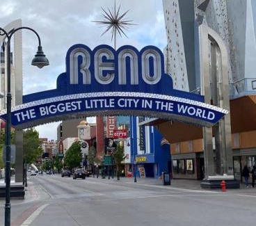 Northeast Reno Casa | Premier Stay Near Casinos with King Beds & Entertainment