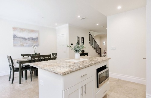 Lamanda Park Casa | Premier unt w/2BR 2.5BA w/jacuzzi tub - 1426 sq ft