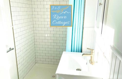 Aquebogue Casa | Premier Waterfront Cottage 3