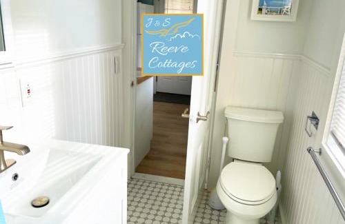 Aquebogue Casa | Premier Waterfront Cottage 3
