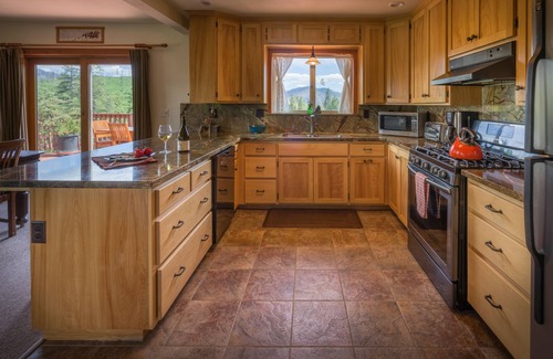 Foresta Casa | Premier Yosemite/Foresta home with views of Half Dome and El Cap from all rooms!