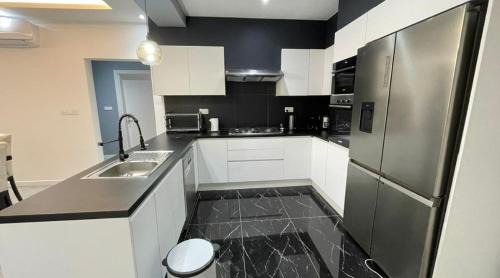 Yaounde Apartamento | Premium apart with swimming pool, gym and parking