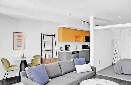 Wilburton Apartamento | Premium Bellevue 1BR w/ Gym & W/D, near Spring District, by Blueground