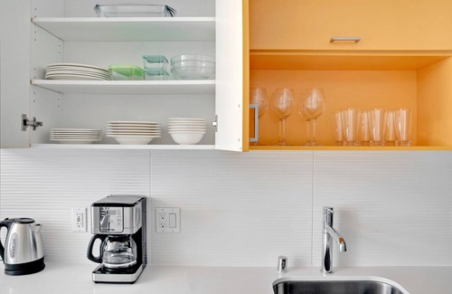 Wilburton Apartamento | Premium Bellevue 1BR w/ Gym & W/D, near Spring District, by Blueground