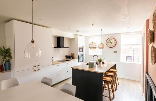 Upper Town Casa | Premium Central House w Parking - Walk Everywhere