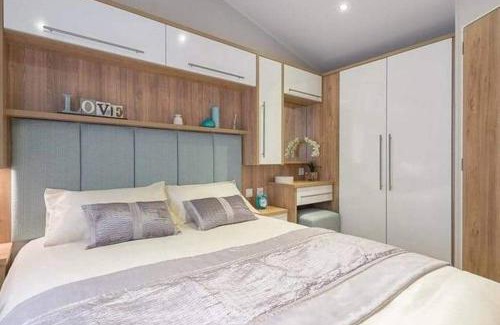 Newquay Chalet De Esquí | Premium Chalet at Newquay Away Resorts MV7