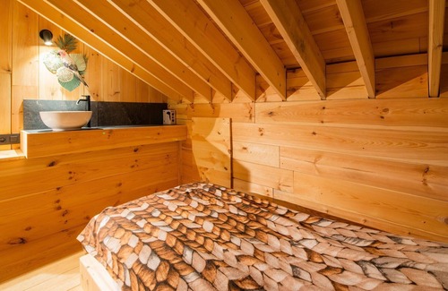 Biron Chalet De Esquí | Chalet con bañera de hidromasaje, sauna de barril y piscina